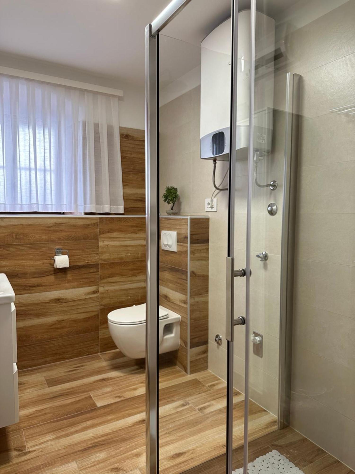 Lux Apartments In Downtown Pula Bagian luar foto