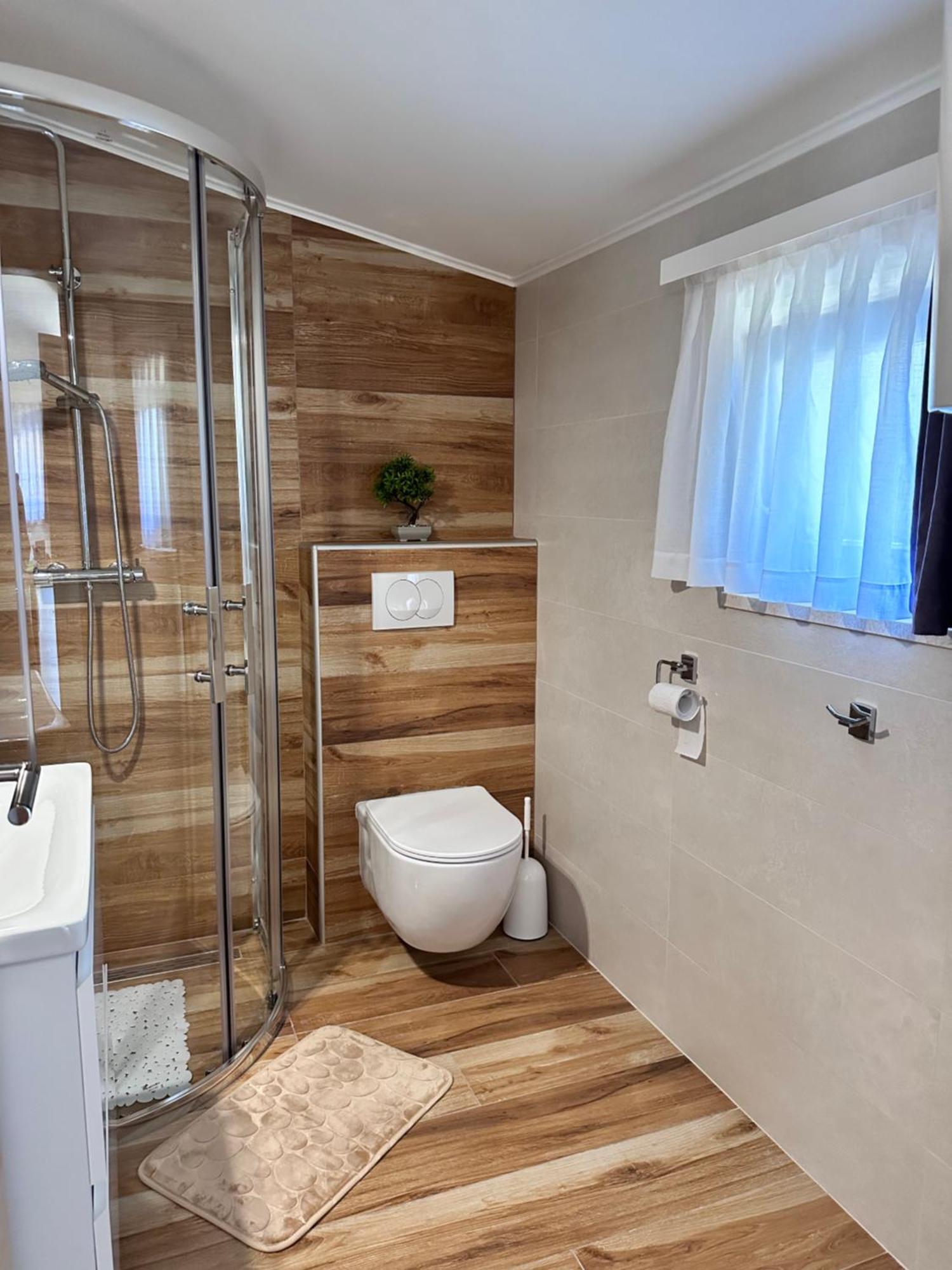 Lux Apartments In Downtown Pula Bagian luar foto