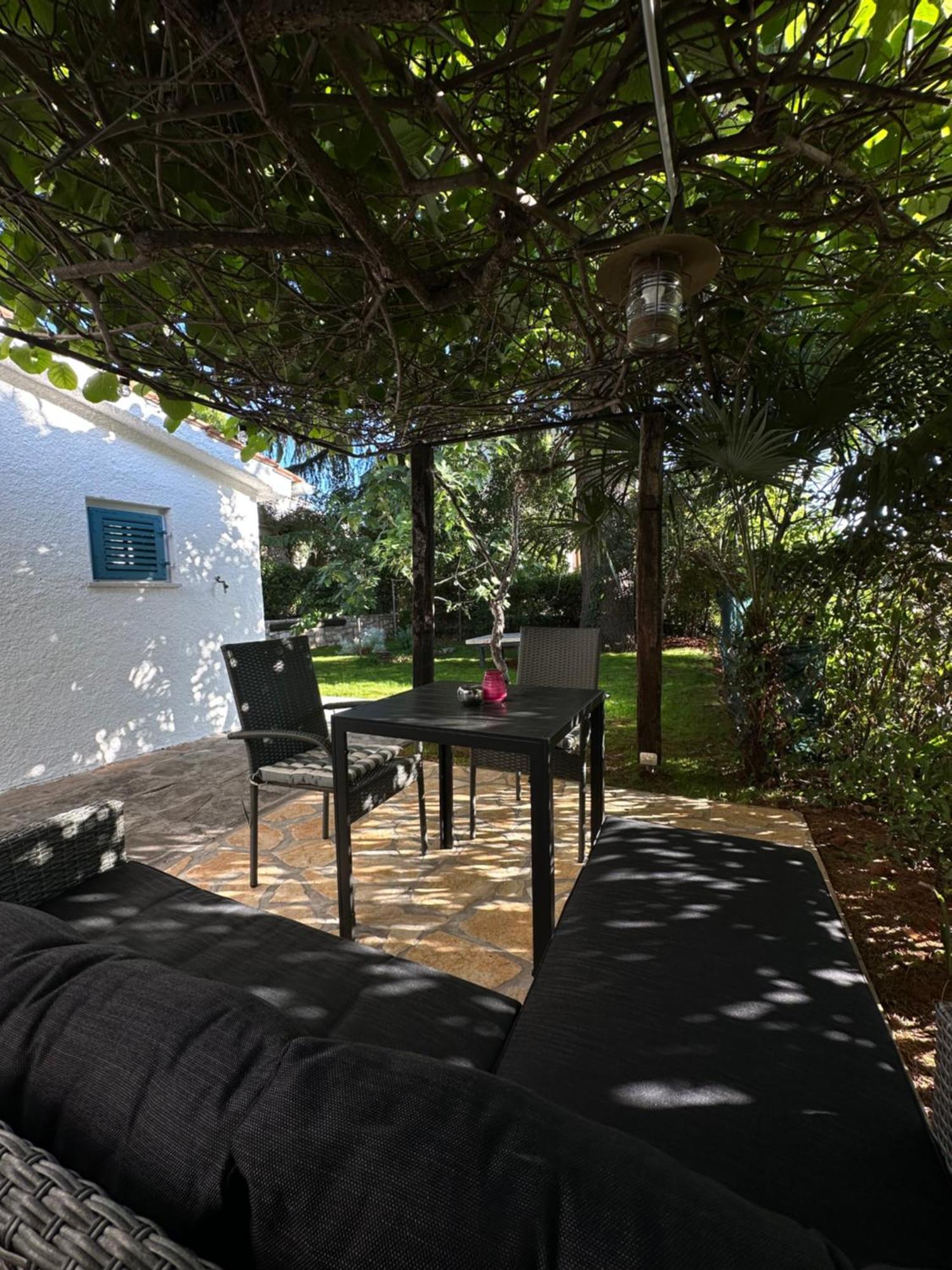 Lux Apartments In Downtown Pula Bagian luar foto