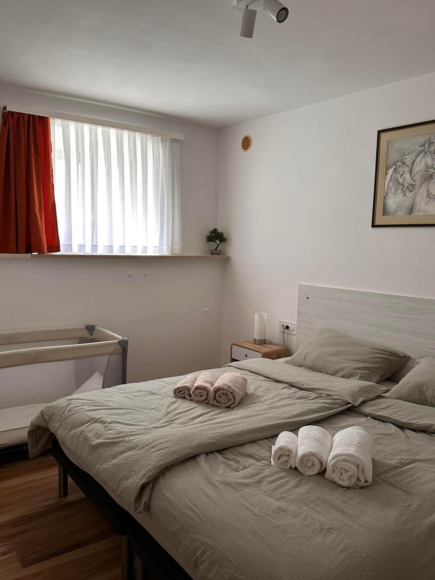Lux Apartments In Downtown Pula Bagian luar foto