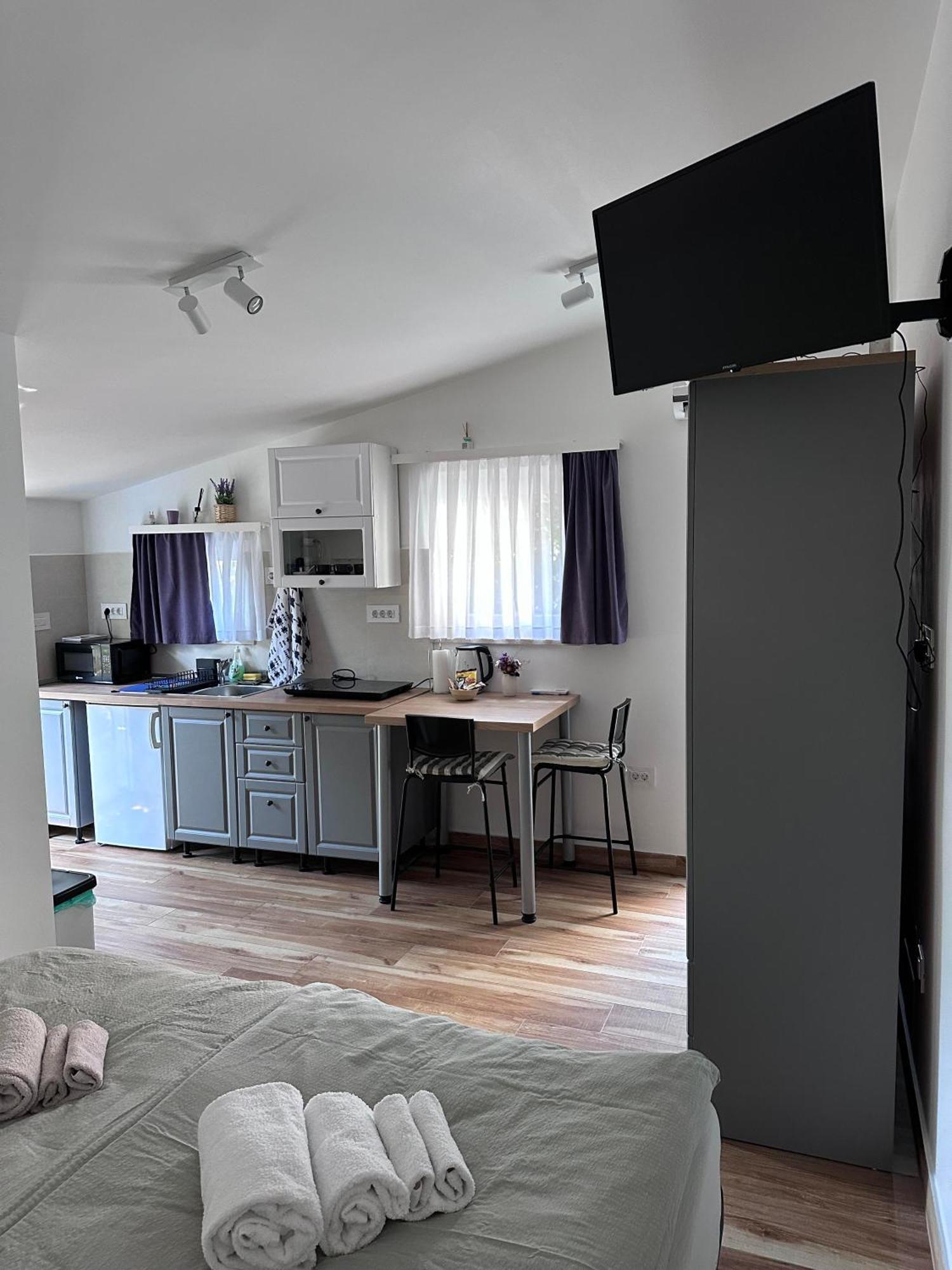 Lux Apartments In Downtown Pula Bagian luar foto