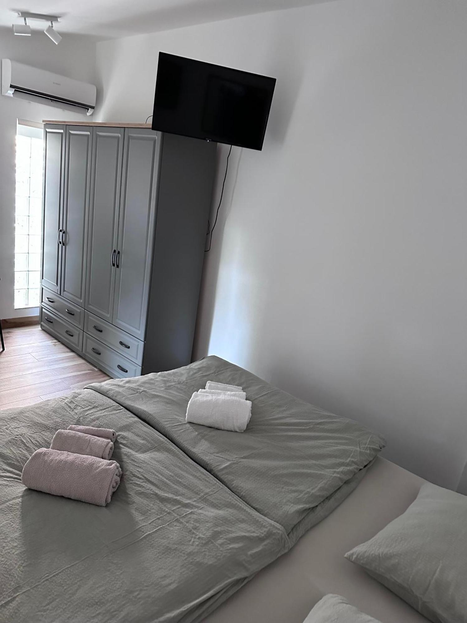 Lux Apartments In Downtown Pula Bagian luar foto